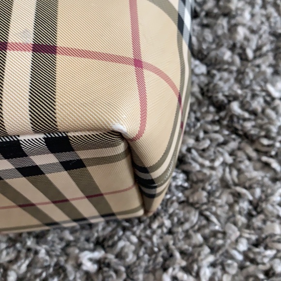 Burberry gorgeous bag 💯 authentic - Picture 6 of 12